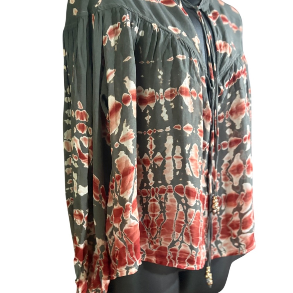 Young Fabulous & Broke  Tie Die red & grey blouse small - Picture 3 of 11